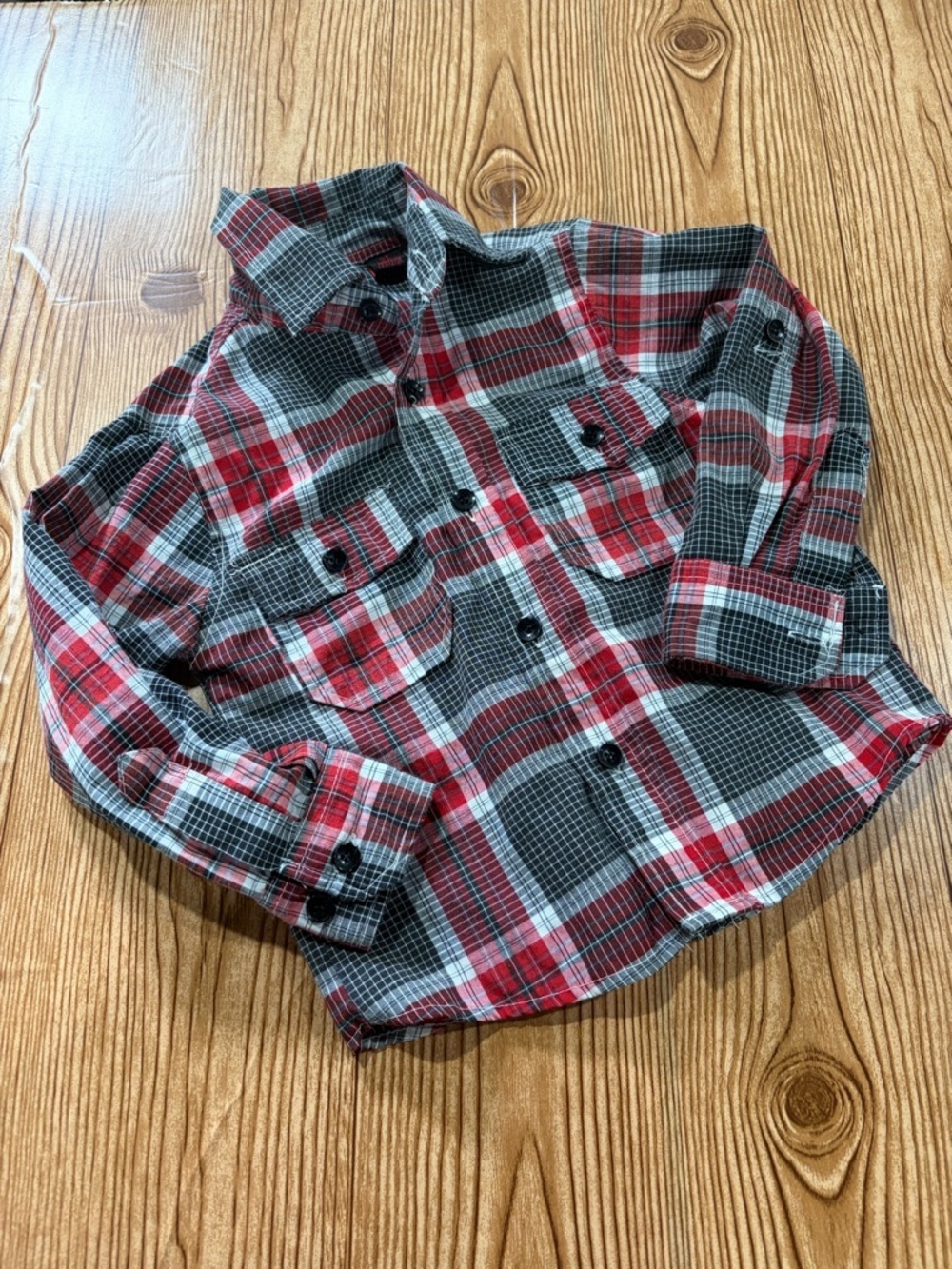 4/$20 Swiss Crows Red and Black Plaid Long Sleeve Button-Up Shirt Collar